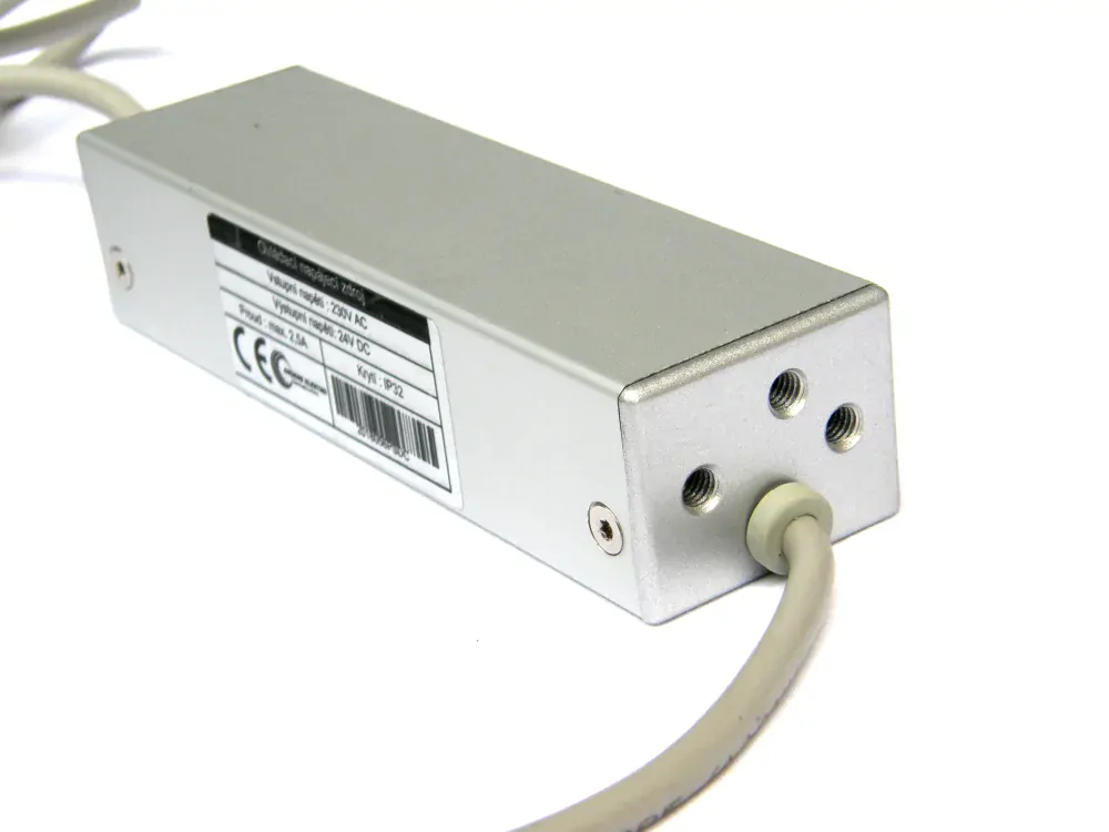 Ovládací zdroj pro motory