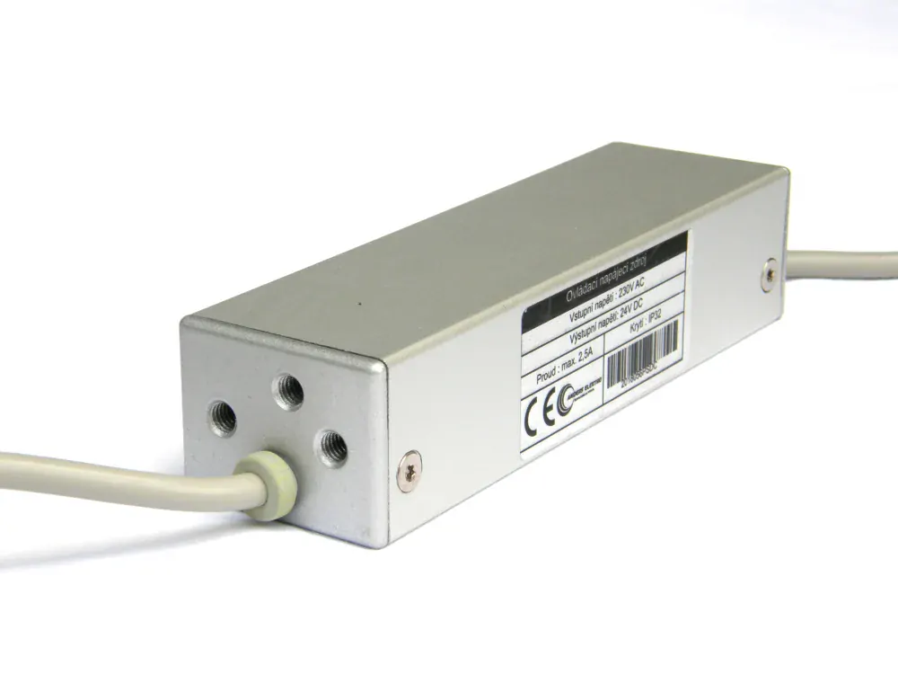 Ovládací zdroj pro motory